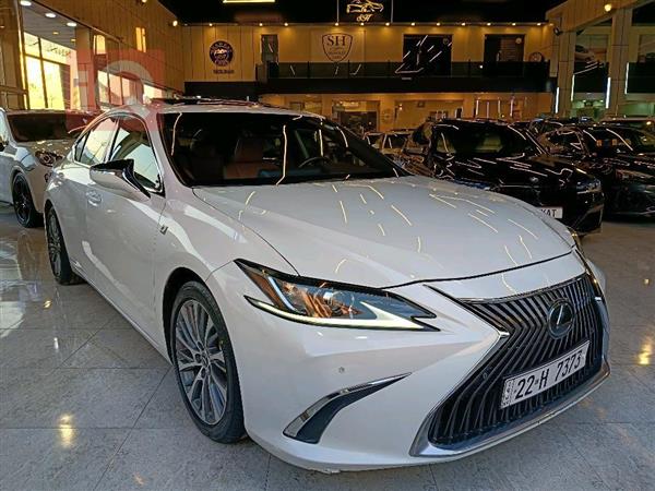 Lexus for sale in Iraq